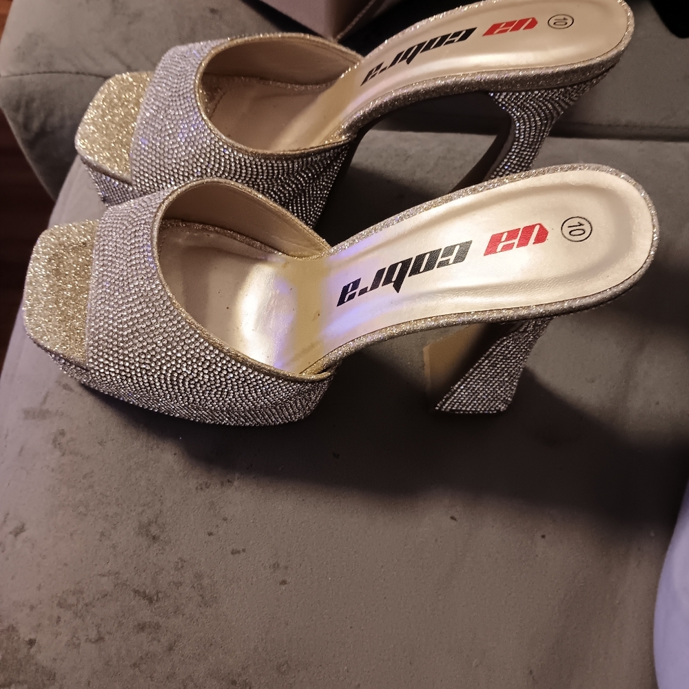 Shoes - Picture 2 of 3